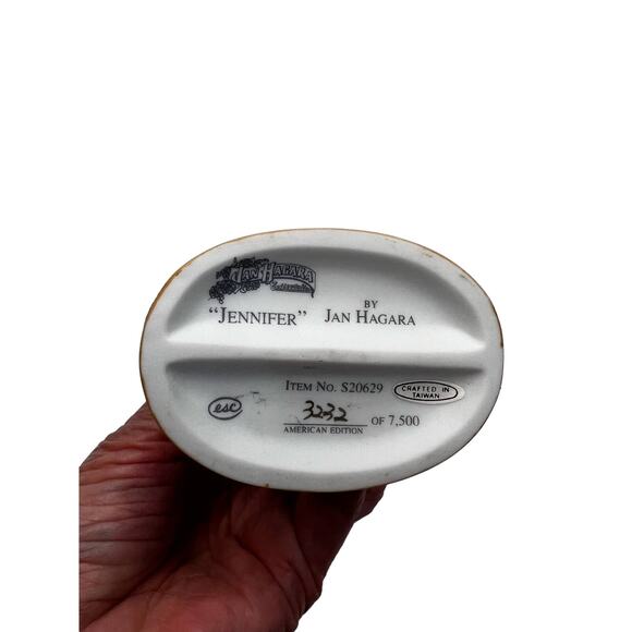 Jan Hagara Porcelain JENNIFER Figurine Limited Edition #3232 Signed by Designer - Picture 8 of 8